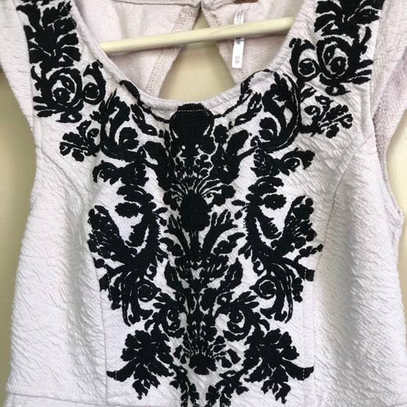 FREE PEOPLE TEXTURED CREAM COTTON PEPLUM TANK - Picture 3 of 7